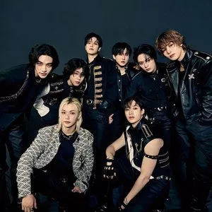 STRAY KIDS