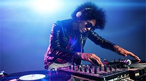 DJ FM